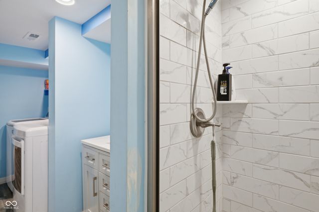 7104 E 10th Street, Indianapolis, IN 46219