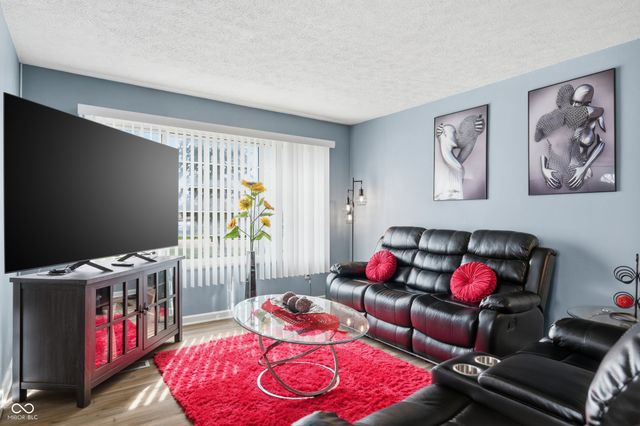 7104 E 10th Street, Indianapolis, IN 46219