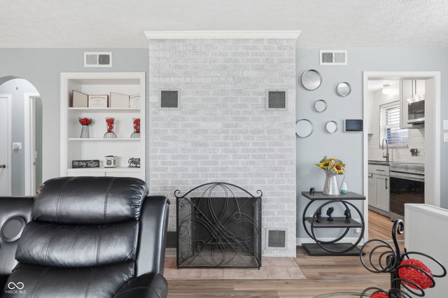 7104 E 10th Street, Indianapolis, IN 46219