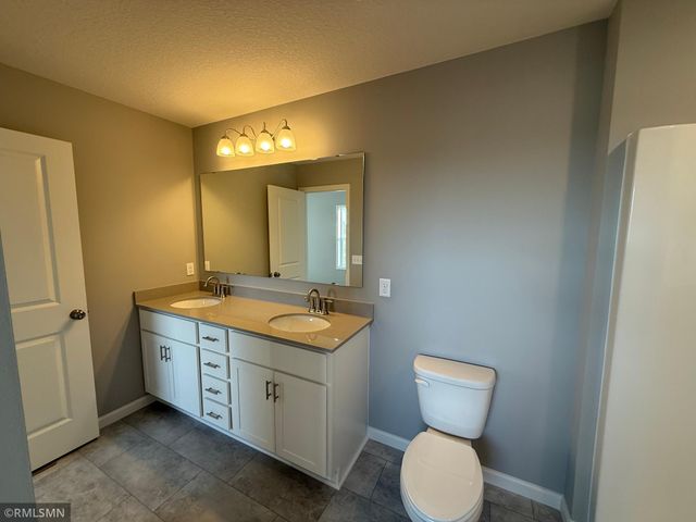 19099 Goodhue Street NE, East Bethel, MN 55011