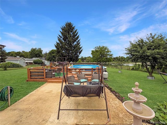 615 Senecal Street, Fenton, MI 48430