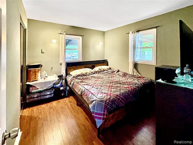 615 Senecal Street, Fenton, MI 48430
