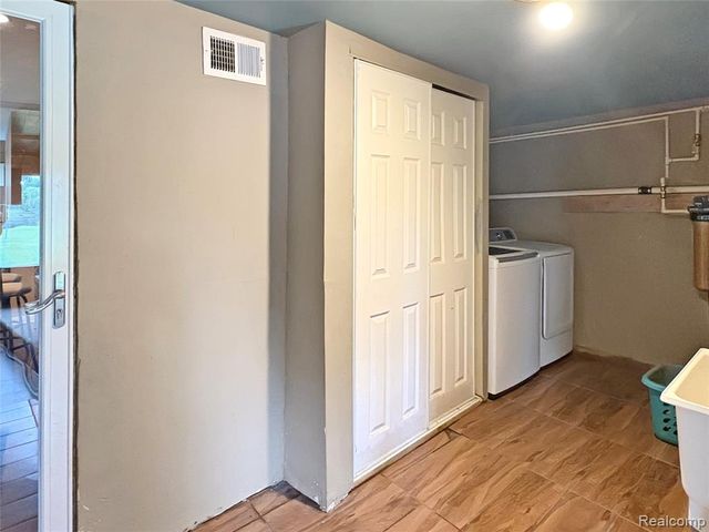 615 Senecal Street, Fenton, MI 48430