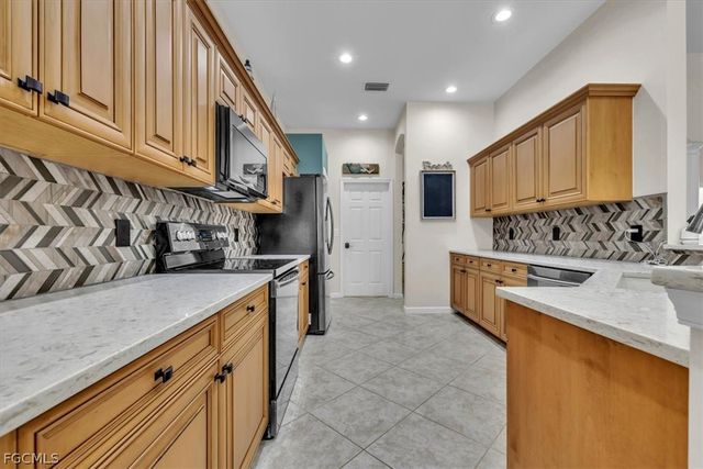 11910 Bramble Cove DR, Fort Myers, FL 33905