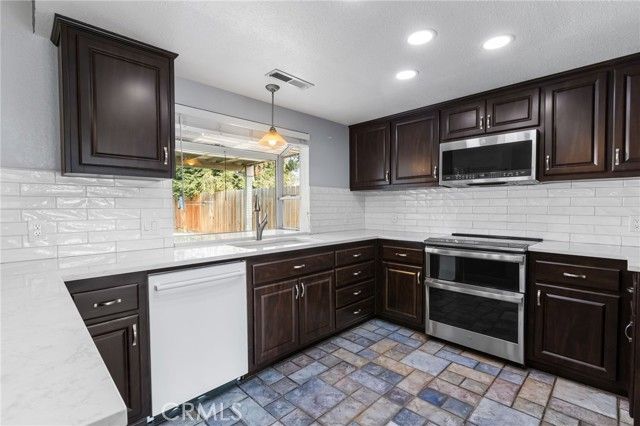 869 Redlands Court, Merced, CA 95348