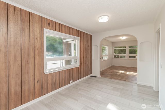 13057 10th Avenue S, Seattle, WA 98168