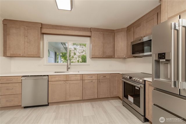 13057 10th Avenue S, Seattle, WA 98168