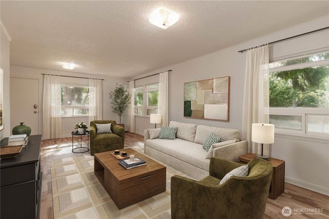 13057 10th Avenue S, Seattle, WA 98168