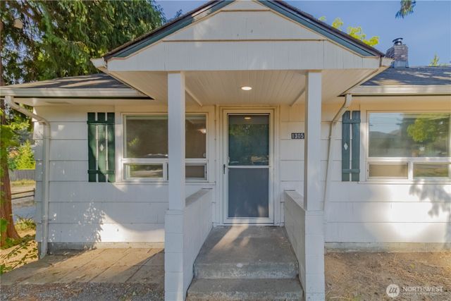 13057 10th Avenue S, Seattle, WA 98168