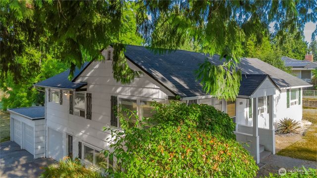13057 10th Avenue S, Seattle, WA 98168