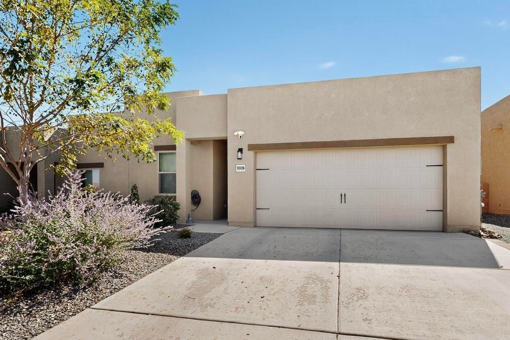 9908 SACATE BLANCO Avenue SW, Albuquerque, NM 87121