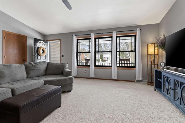 911 S 7TH STREET, De Pere, WI 54115