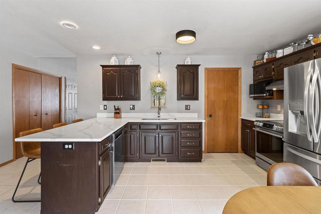 911 S 7TH STREET, De Pere, WI 54115