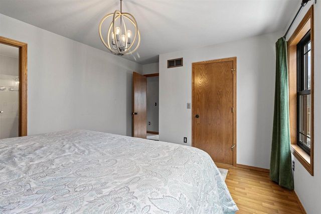 911 S 7TH STREET, De Pere, WI 54115