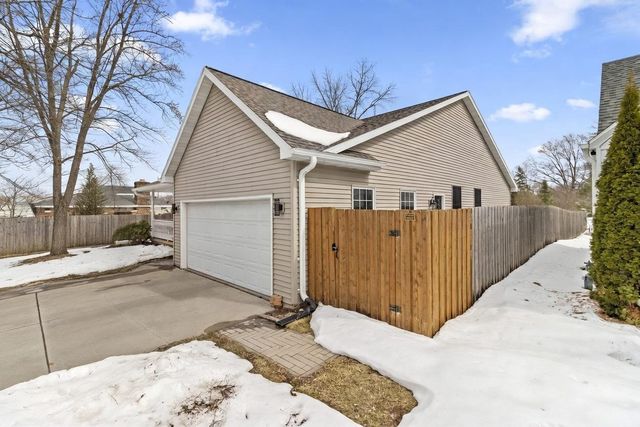 911 S 7TH STREET, De Pere, WI 54115