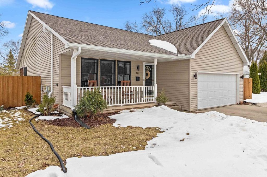 911 S 7TH STREET, De Pere, WI 54115