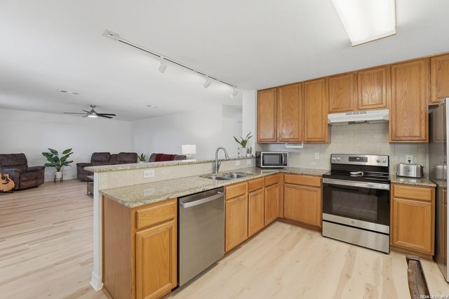 960 River Bank, New Braunfels, TX 78130