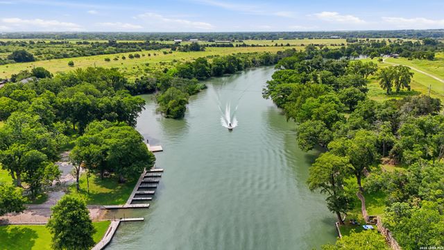 960 River Bank, New Braunfels, TX 78130