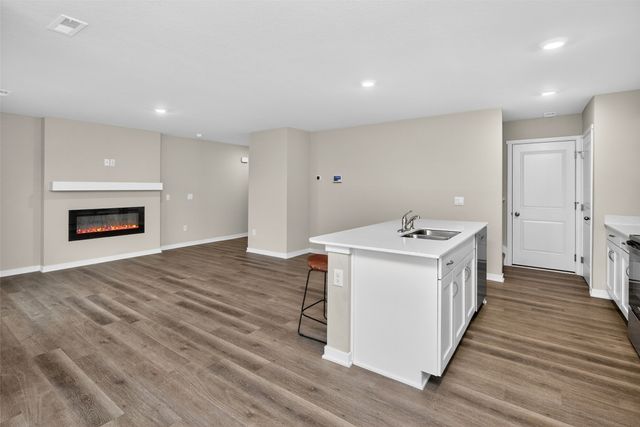 2569 SE Hawkins Avenue, West Des Moines, IA 50061