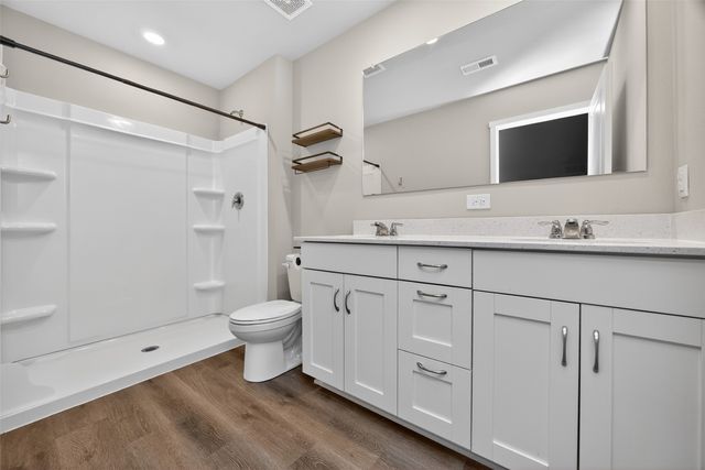 2569 SE Hawkins Avenue, West Des Moines, IA 50061