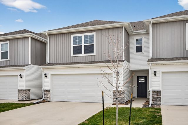 2569 SE Hawkins Avenue, West Des Moines, IA 50061