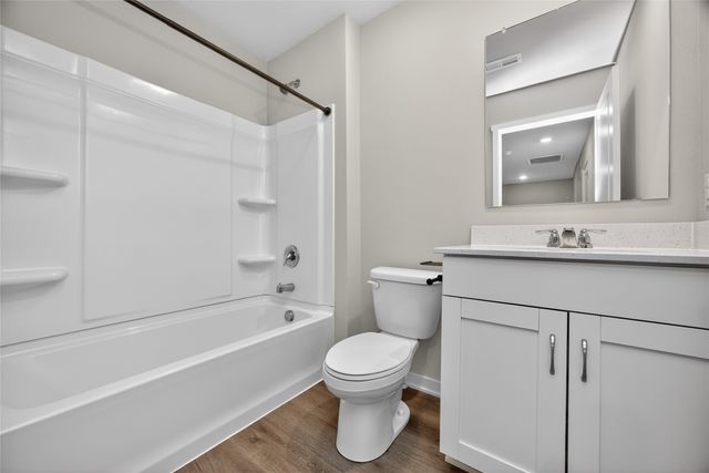 2569 SE Hawkins Avenue, West Des Moines, IA 50061