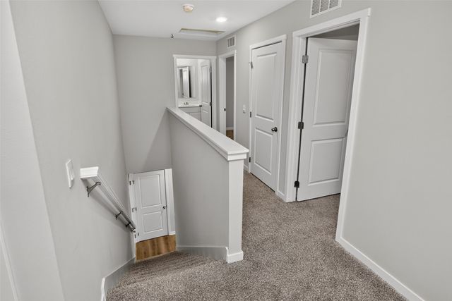 2569 SE Hawkins Avenue, West Des Moines, IA 50061