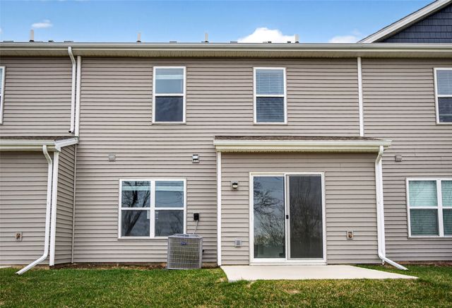 2569 SE Hawkins Avenue, West Des Moines, IA 50061