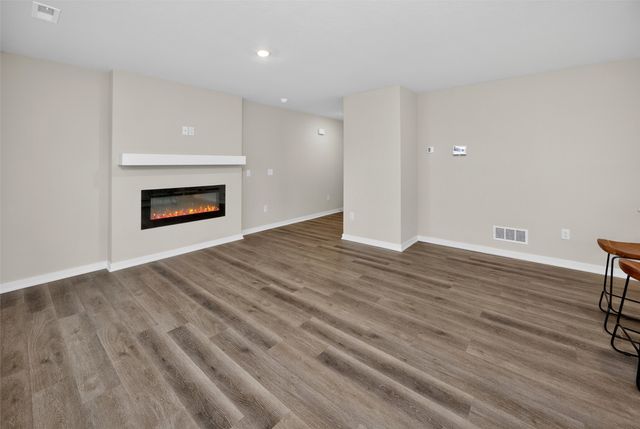 2569 SE Hawkins Avenue, West Des Moines, IA 50061