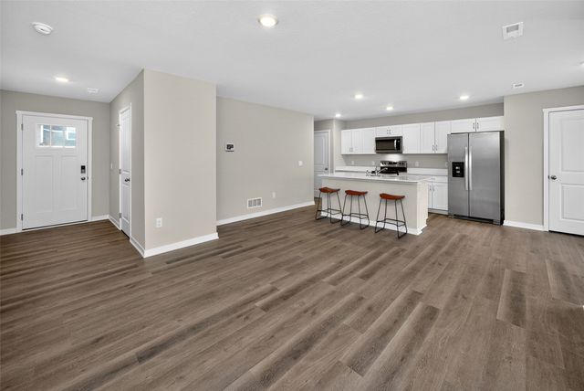 2569 SE Hawkins Avenue, West Des Moines, IA 50061