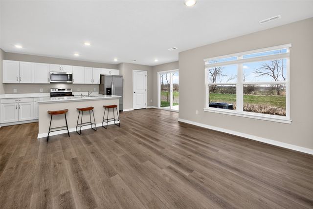 2569 SE Hawkins Avenue, West Des Moines, IA 50061