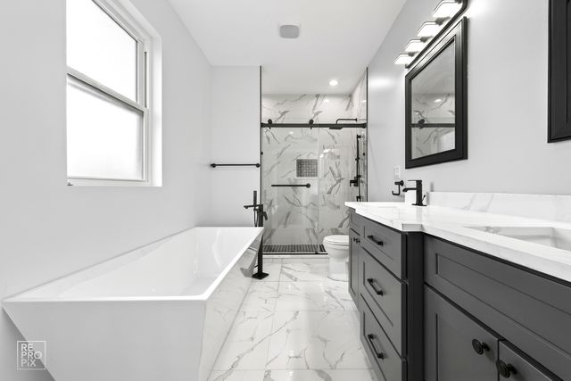 1422 S 13th Avenue, Maywood, IL 60153