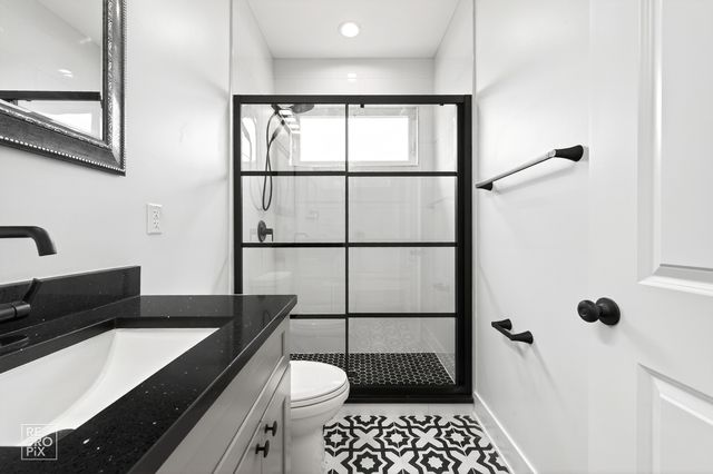 1422 S 13th Avenue, Maywood, IL 60153