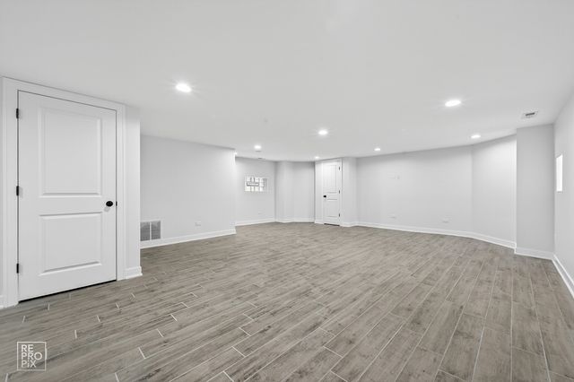 1422 S 13th Avenue, Maywood, IL 60153