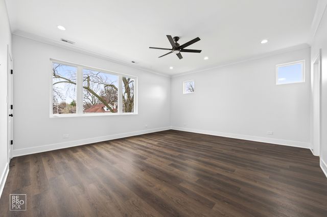 1422 S 13th Avenue, Maywood, IL 60153