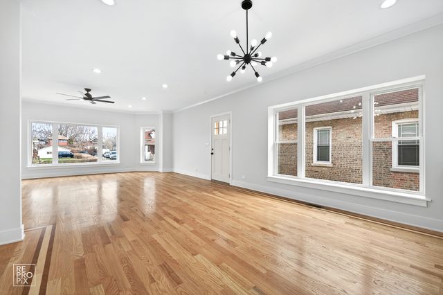 1422 S 13th Avenue, Maywood, IL 60153