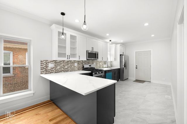 1422 S 13th Avenue, Maywood, IL 60153