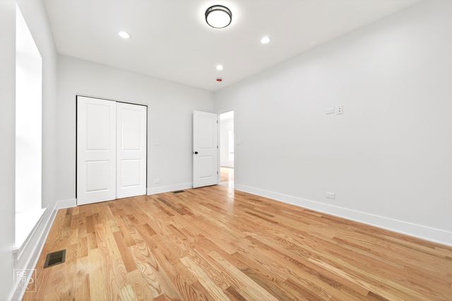 1422 S 13th Avenue, Maywood, IL 60153