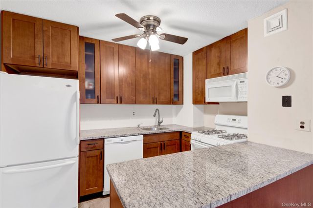 1523 Central Park ave 3E, Yonkers, NY 10710