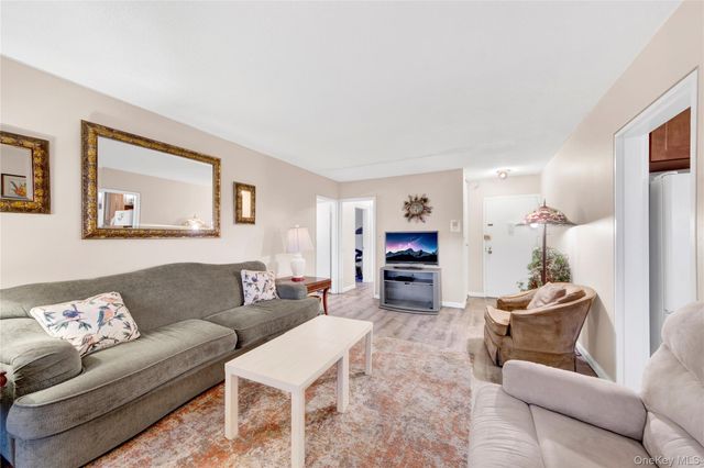 1523 Central Park ave 3E, Yonkers, NY 10710