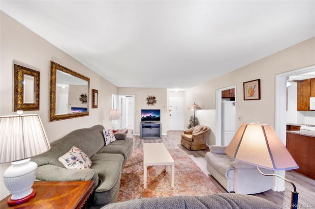 1523 Central Park ave 3E, Yonkers, NY 10710