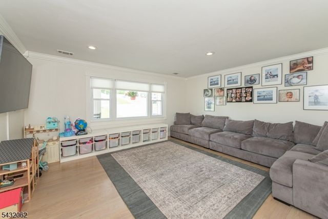 14 Queens Rd, Rockaway Twp., NJ 07866