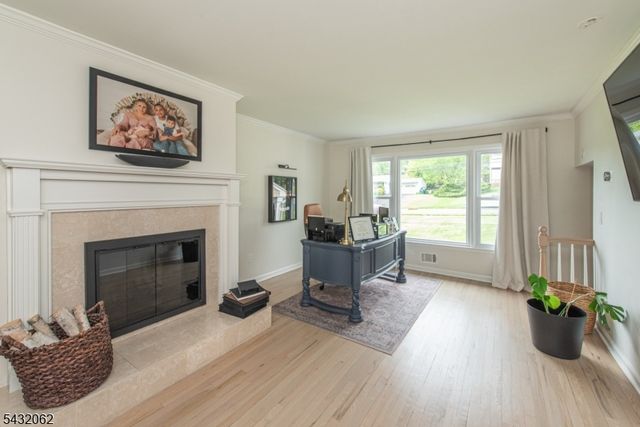 14 Queens Rd, Rockaway Twp., NJ 07866