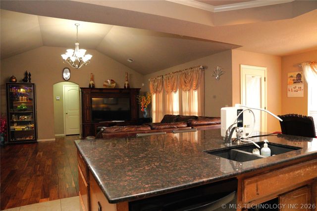 2312 E Queens Street, Broken Arrow, OK 74012