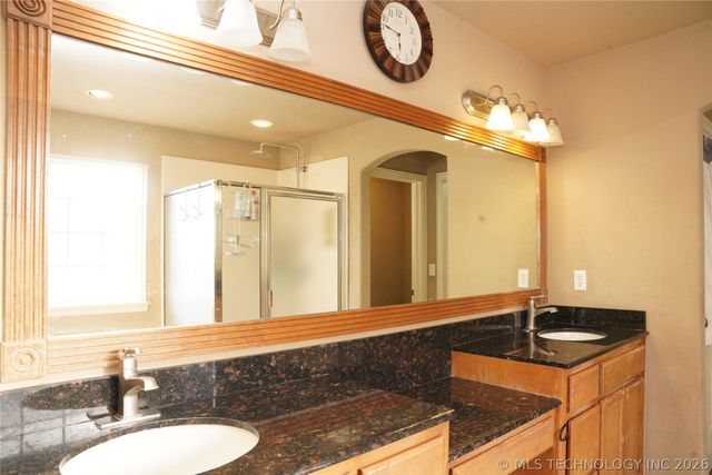 2312 E Queens Street, Broken Arrow, OK 74012