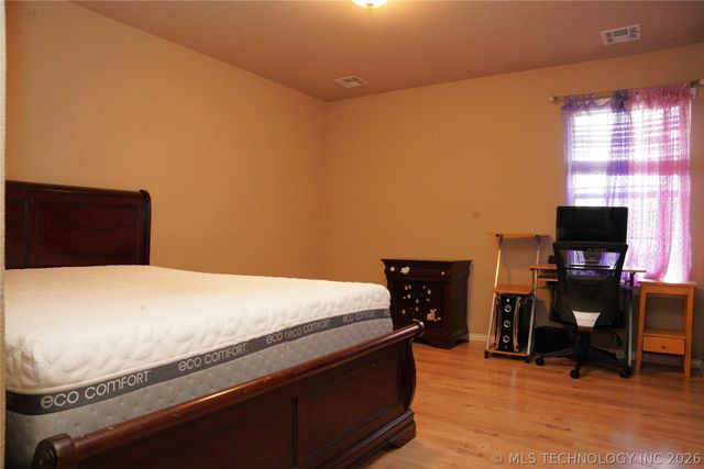 2312 E Queens Street, Broken Arrow, OK 74012