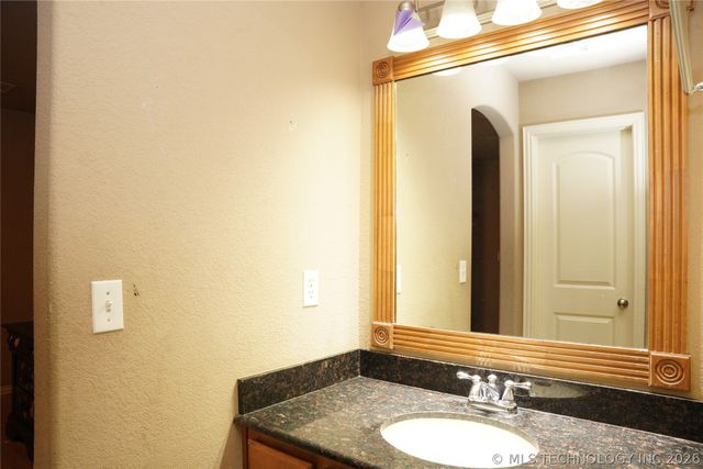 2312 E Queens Street, Broken Arrow, OK 74012