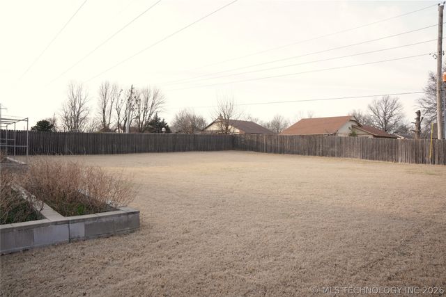 2312 E Queens Street, Broken Arrow, OK 74012