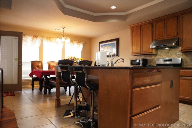 2312 E Queens Street, Broken Arrow, OK 74012