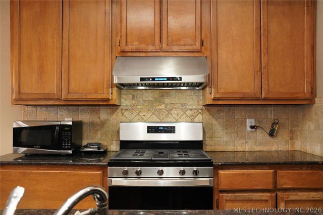 2312 E Queens Street, Broken Arrow, OK 74012